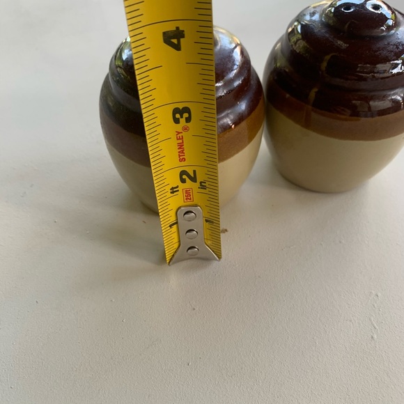 Vintage Salt & Pepper Shakers - Picture 5 of 6